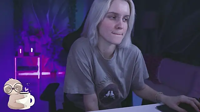 BethanyCloud's cam snapshot