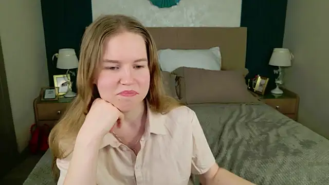 Alida_Brice's cam snapshot