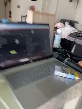 -Angelina's cam snapshot