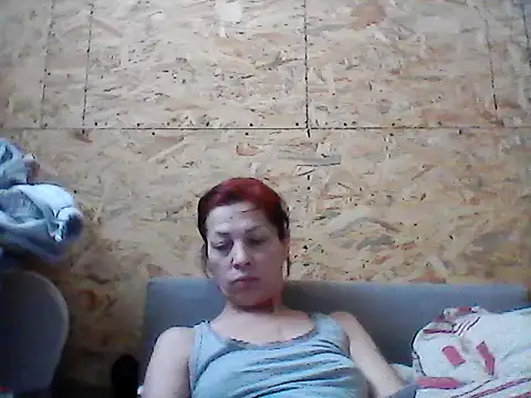 Milana38 live sex cam