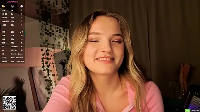 JulieLupo's cam snapshot