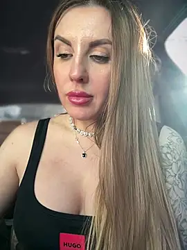 MilfNextDoor20's cam snapshot