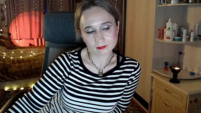 ClassyInna live sex cam