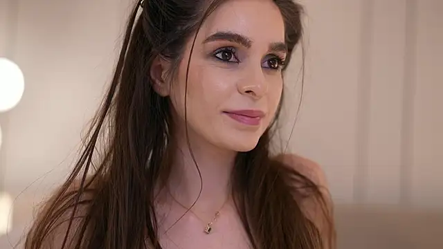 DoviaClaire live sex cam