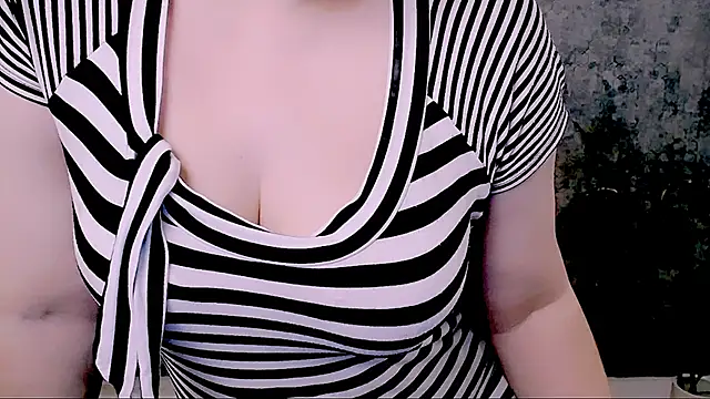 Djullia's cam snapshot