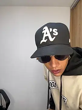 Toy_boy777 live sex cam