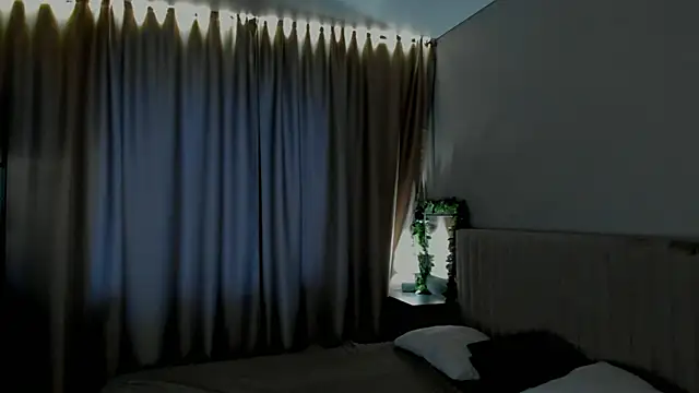 LeanneDinkle live sex cam