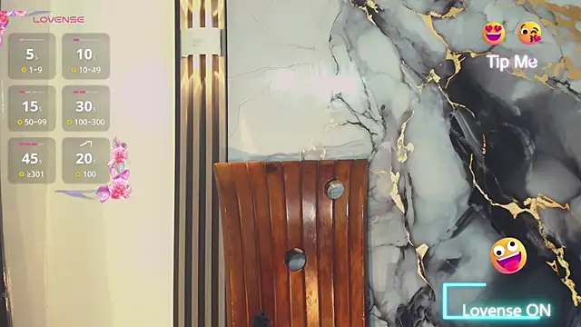 khiara_moretti live sex cam