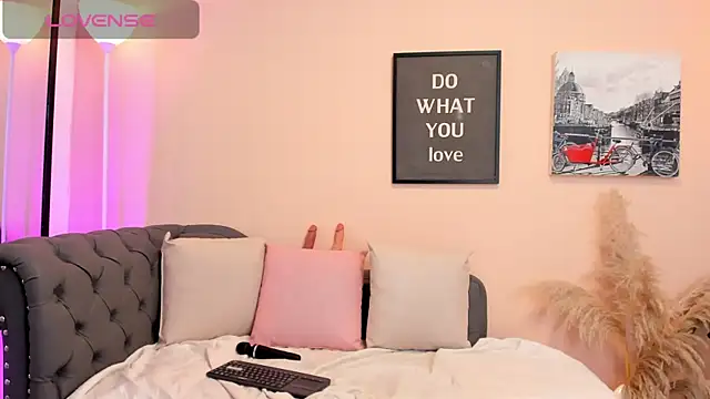 Alison_bellee's cam snapshot