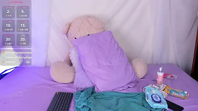 Nyra_lux16's cam snapshot