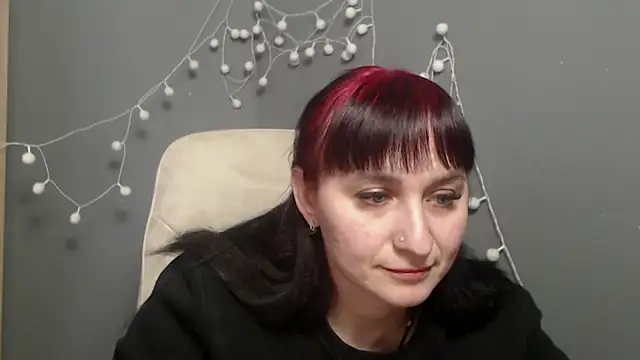 NinaFlawlees live sex cam