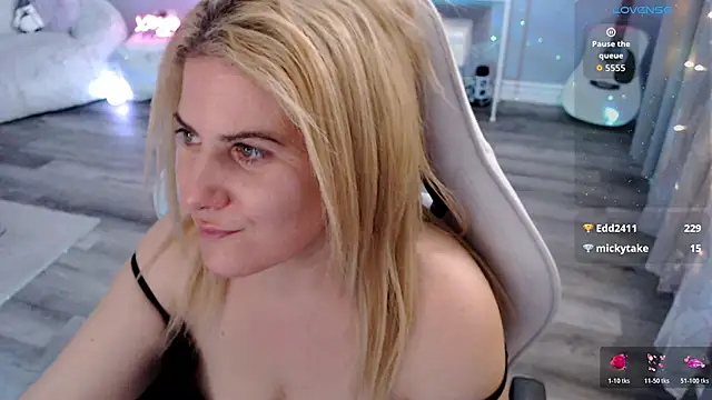 BellaStar84's cam snapshot