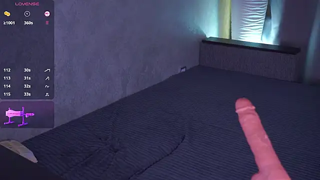 LipDipTalk live sex cam