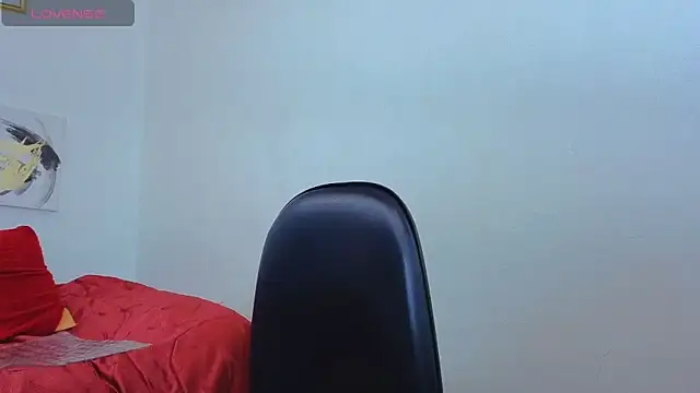 yasmin_goldenst's cam snapshot