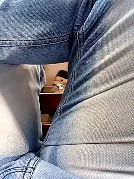 Horny-boyyy live sex cam