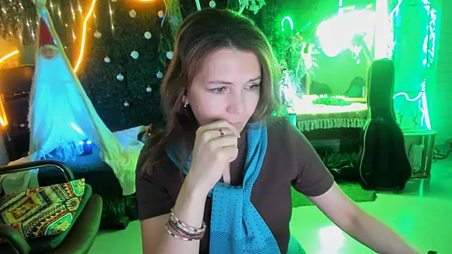 NicoleHitman live sex cam