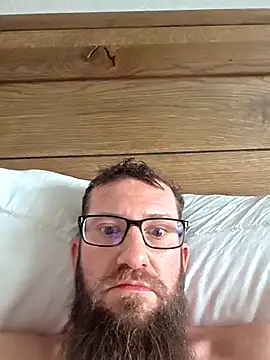 Icebearsticlese live sex cam