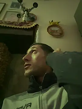 Gionnytav live sex cam