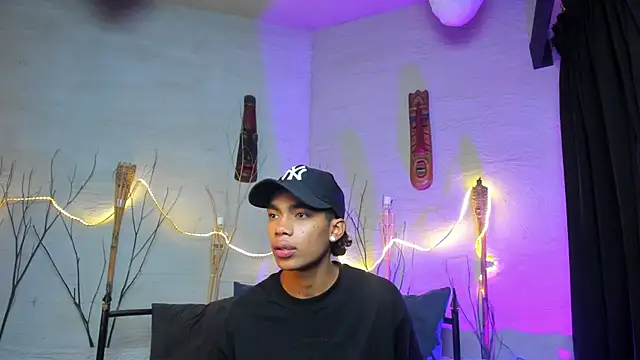 AlanCutee live sex cam