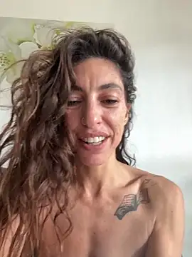 Amani_thewolf live sex cam