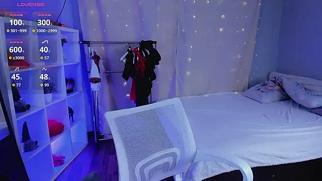 VikkyJane live sex cam