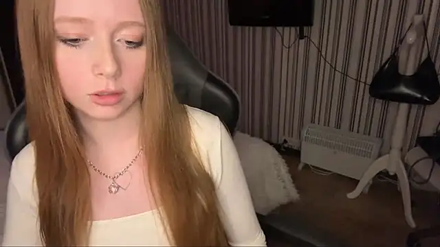 EmilyBubble live sex cam