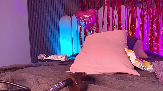 jones_maddy_'s cam snapshot