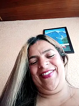 Mia-Glow live sex cam