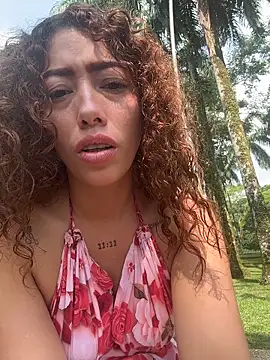 roxyrougee live sex cam