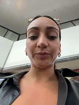 Ninabigtitied live sex cam