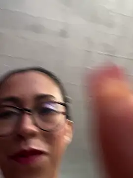 Emma__cumlovee live sex cam