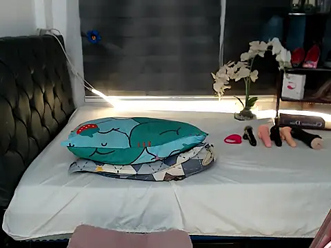 sylvannia_cumslut live sex cam