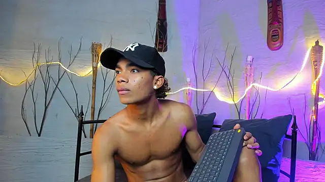 AlanCutee live sex cam