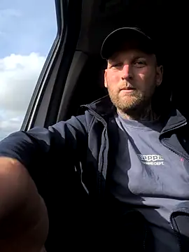 dave32000 live sex cam