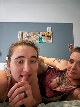 AndHerXO's cam snapshot