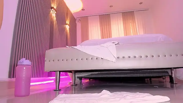 Leah_Grey's cam snapshot