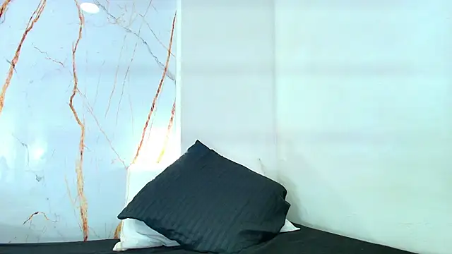 Karla_hilton1 live sex cam