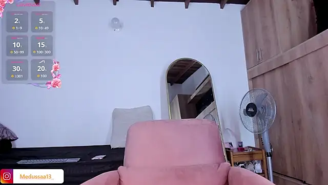 medussa13_ live sex cam