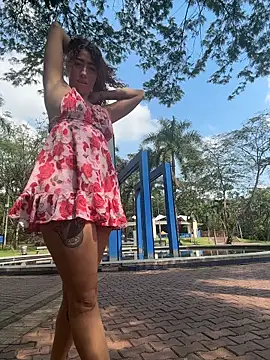 roxyrougee live sex cam