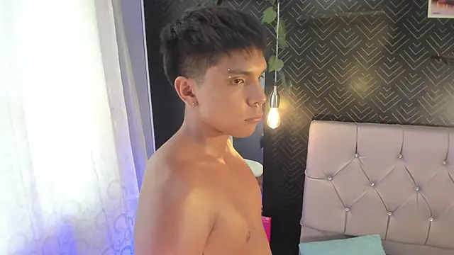 Thiago_Kozak live sex cam