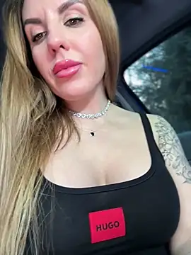 MilfNextDoor20 live sex cam