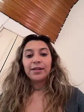 Isabella_Varella live sex cam