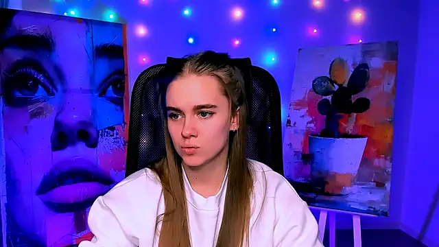 JuneWoods's cam snapshot