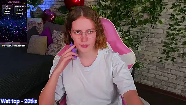 Mia_Mooore's cam snapshot