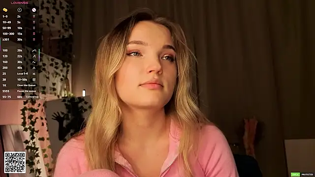 JulieLupo's cam snapshot