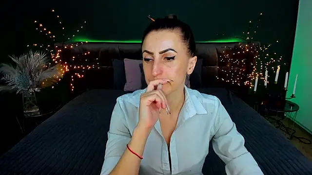 Rebecca_Diamond's cam snapshot