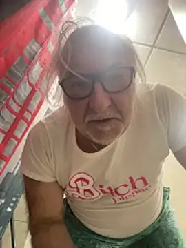 EroticVenetian live sex cam