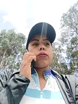 _andrea30 live sex cam