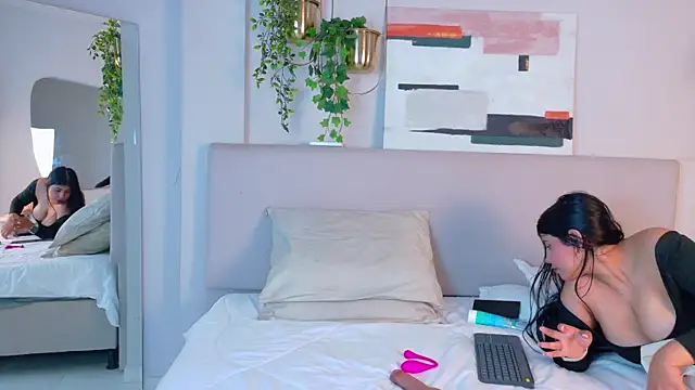 VioletBloomm's cam snapshot