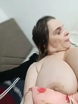 hugebobbs live sex cam